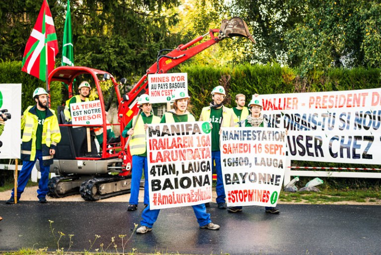 VIDEO : L’Appel(teuse) de Bizi à la manif contre les mines d’or - Bizi !